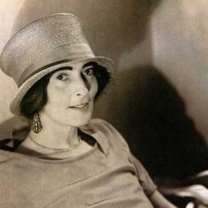 Mina Loy in top hat c. 1920